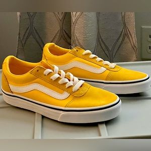 Vans Women’s Old Skool Shoe: New (never worn)